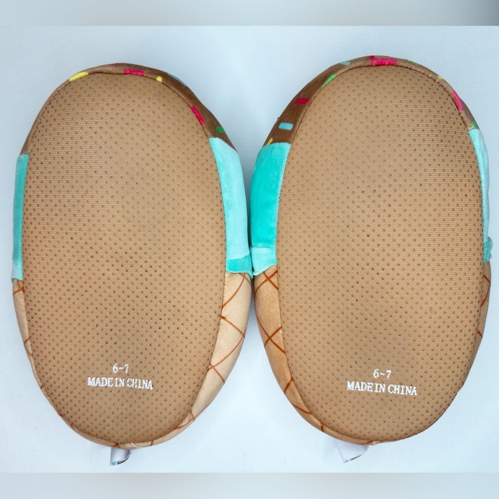 Squishmallows Maya the Mint Ice Cream Kids Slippers - size 6-7 - Picture 7 of 8